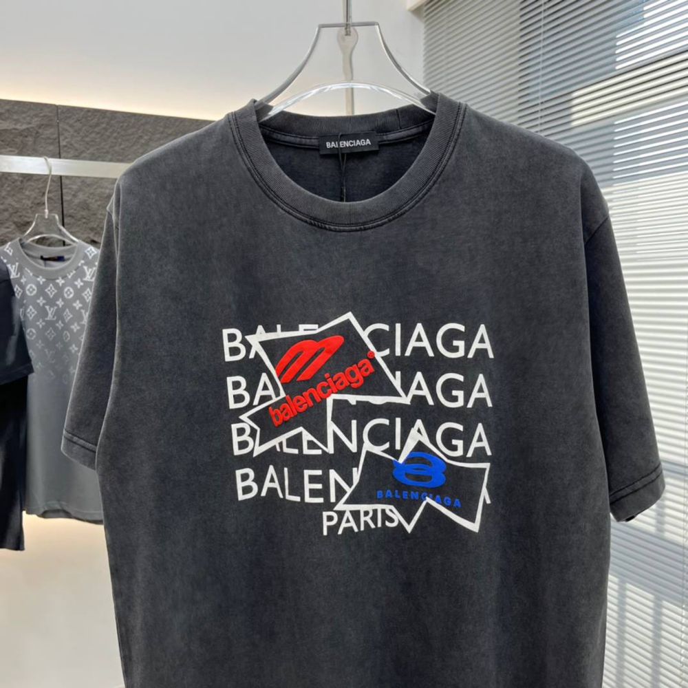 Футболка Balenciaga