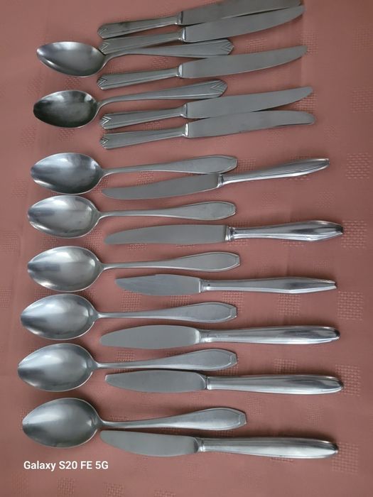 10/  Gerlach Zestaw noży  i łyżek.