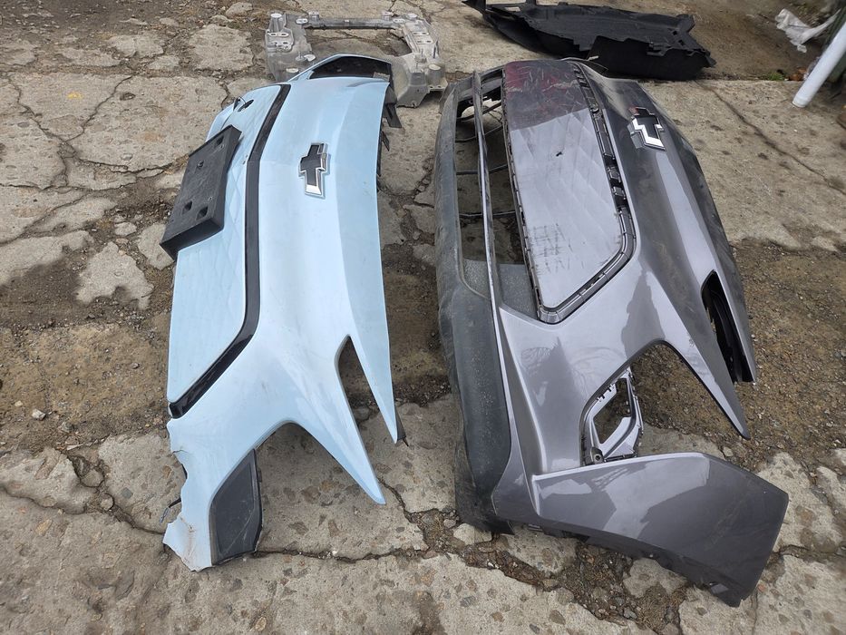 Бампер Chevrolet Bolt EV дефект оригинал разборка