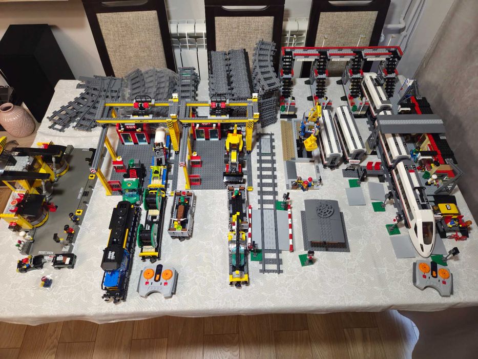 LEGO pociągi- duża kolekcja, pociągi, dodatki, dworce, tory