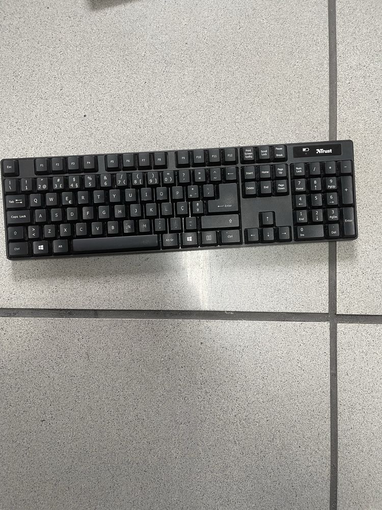 Vendo varios teclados