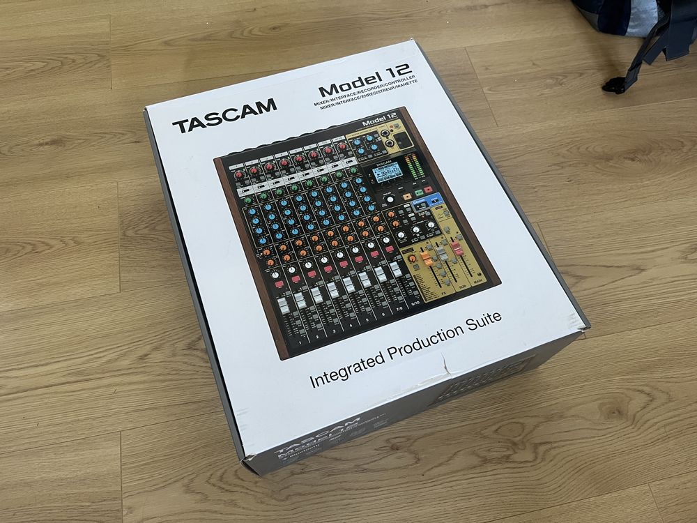 TASCAM Model 12 - mikser / multitrack recorder / interfejs audio