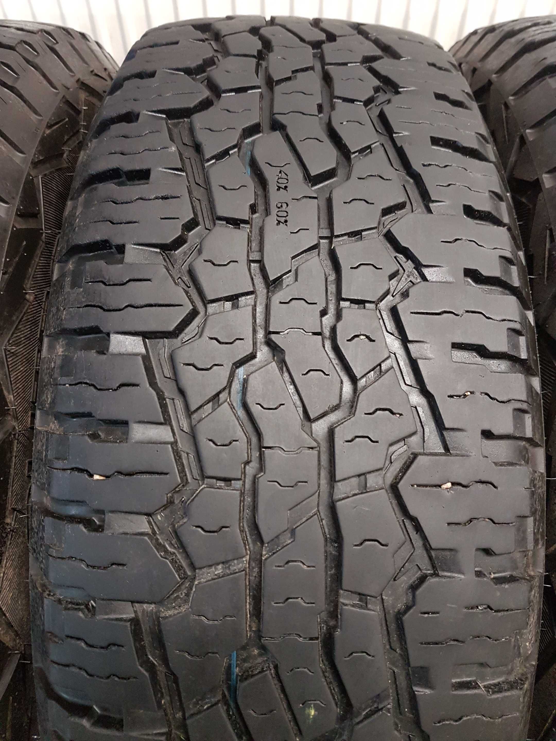 255/70 R18 Nokian Outpost AT