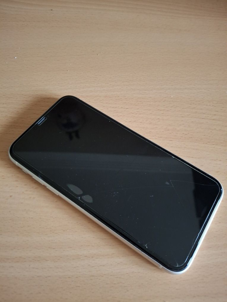 iPhone 11 - 128Gb - iOS 18