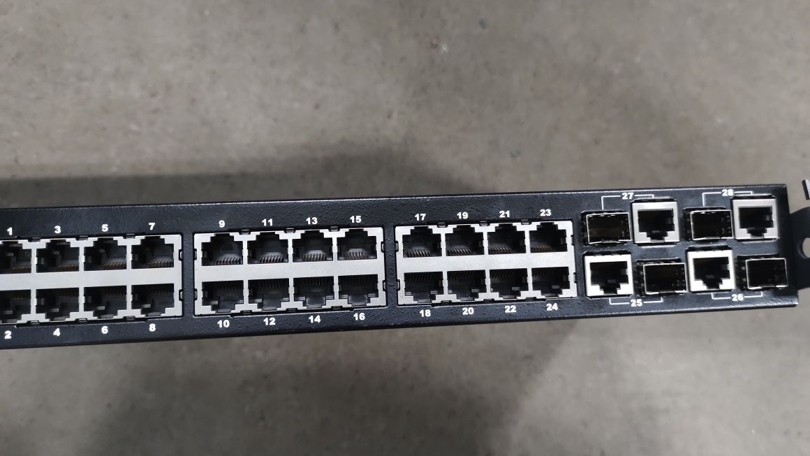 Switch Edge Core ES3528M