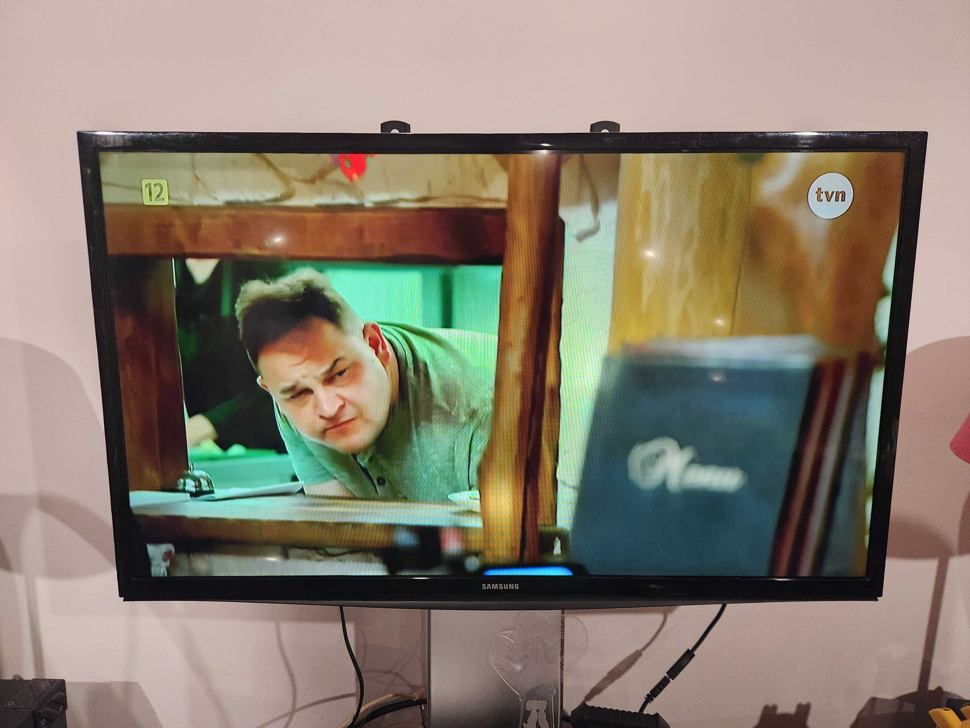 PŁASKI TELEWIZOR SAMUSNG 32 cale UE32H4000 + dekoder DVB-T2 zestaw!