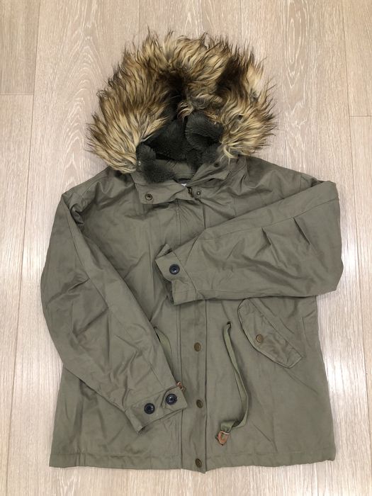 Женская парка Pull and Bear