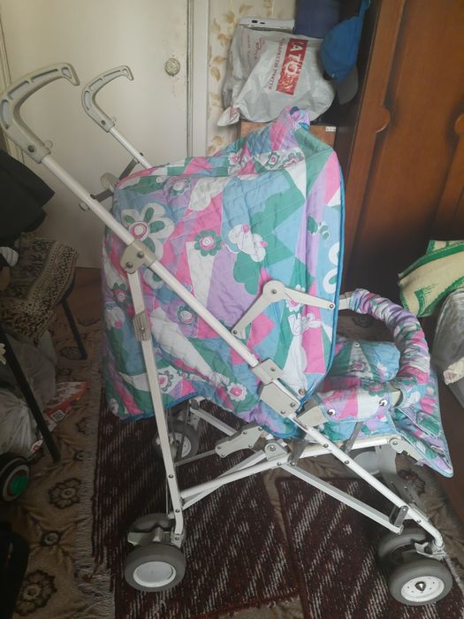 Продаю коляску детскую. Складную.