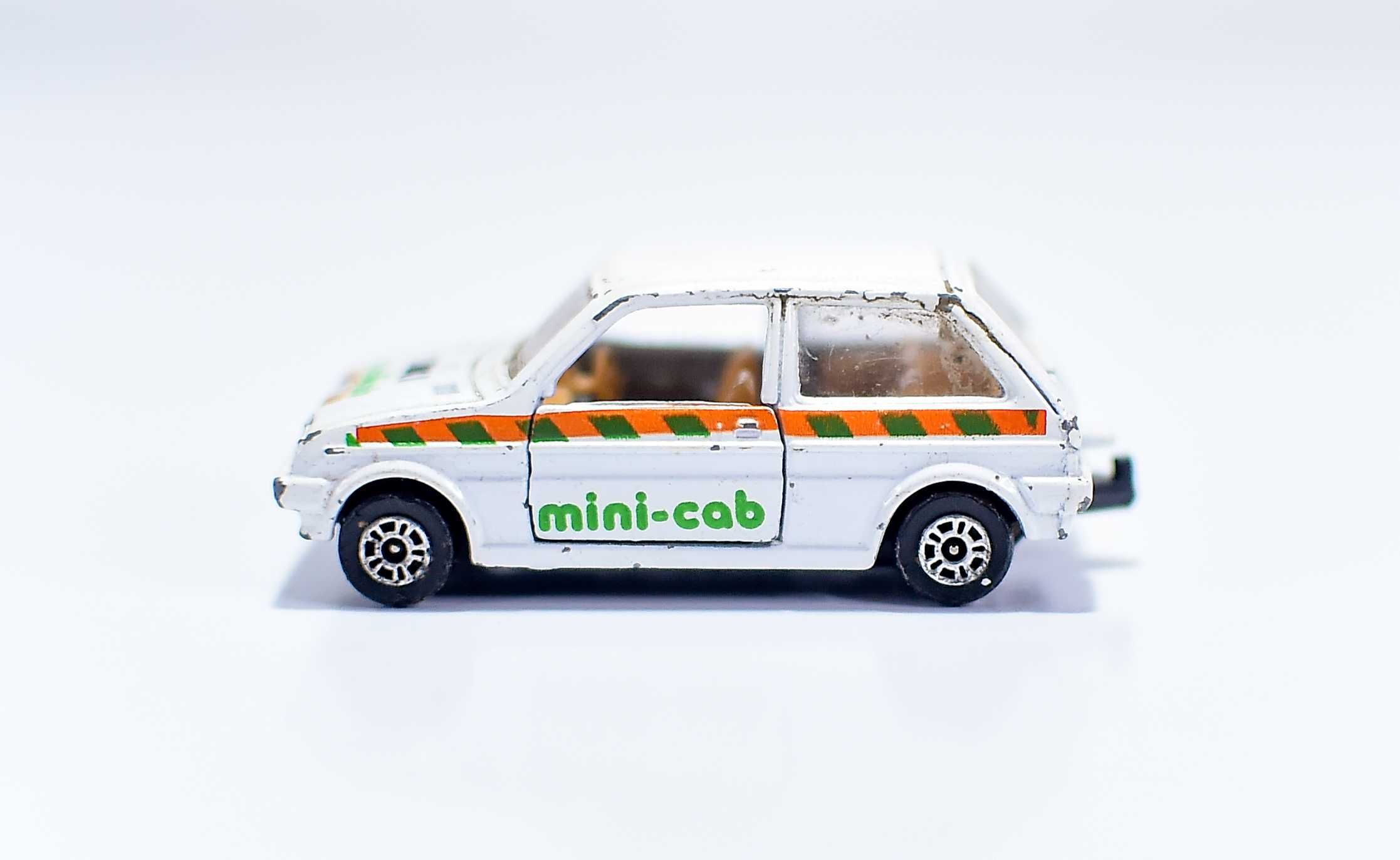 Auto Kolekcjonerskie - CORGI - Austin Mini Metro