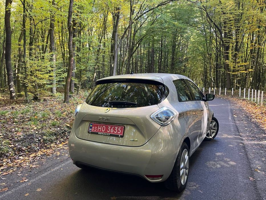 Renault zoe 41kwh 2017р запас ходу 300км