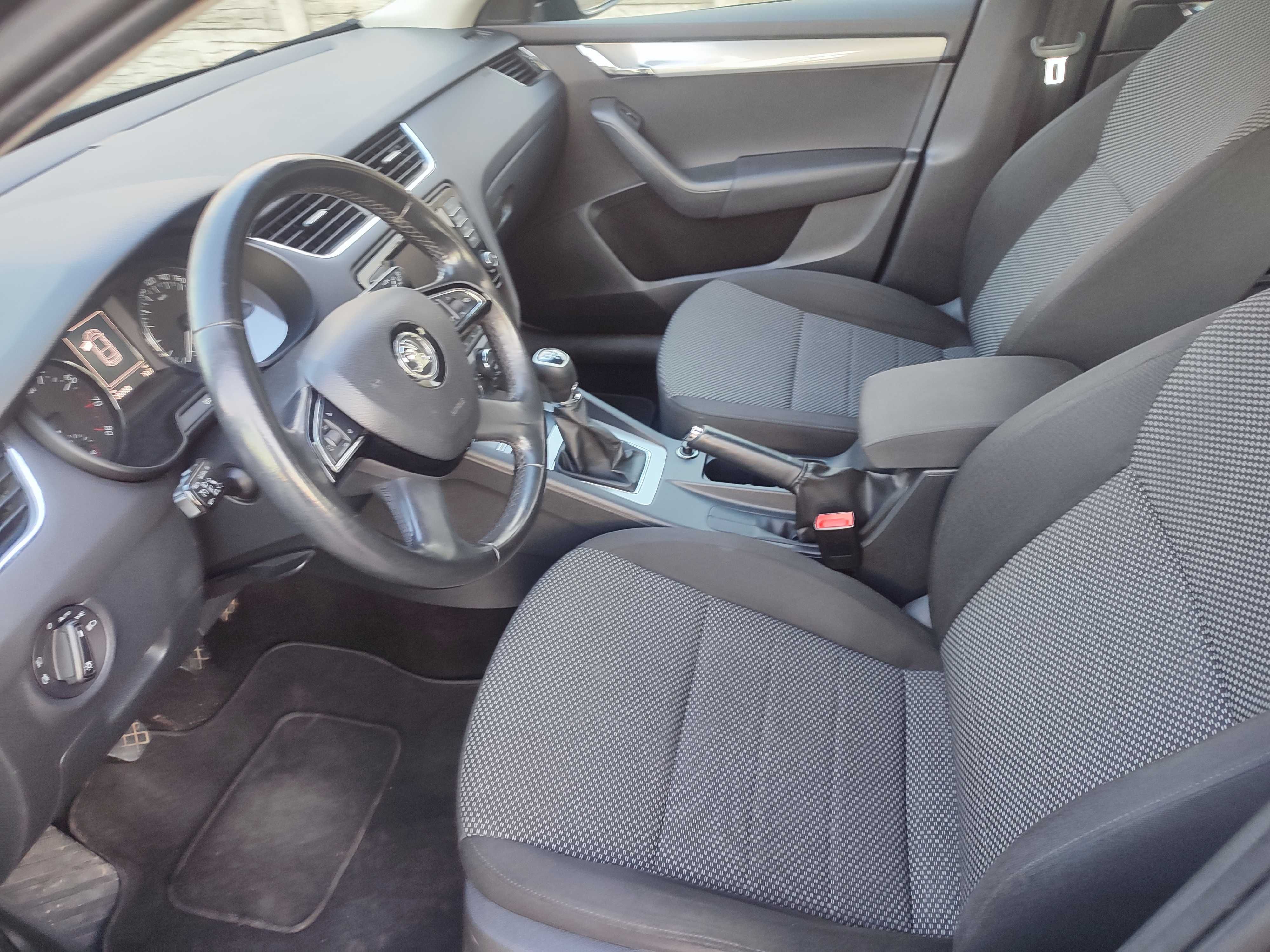 Skoda Octavia 2014 rok  bi xenon