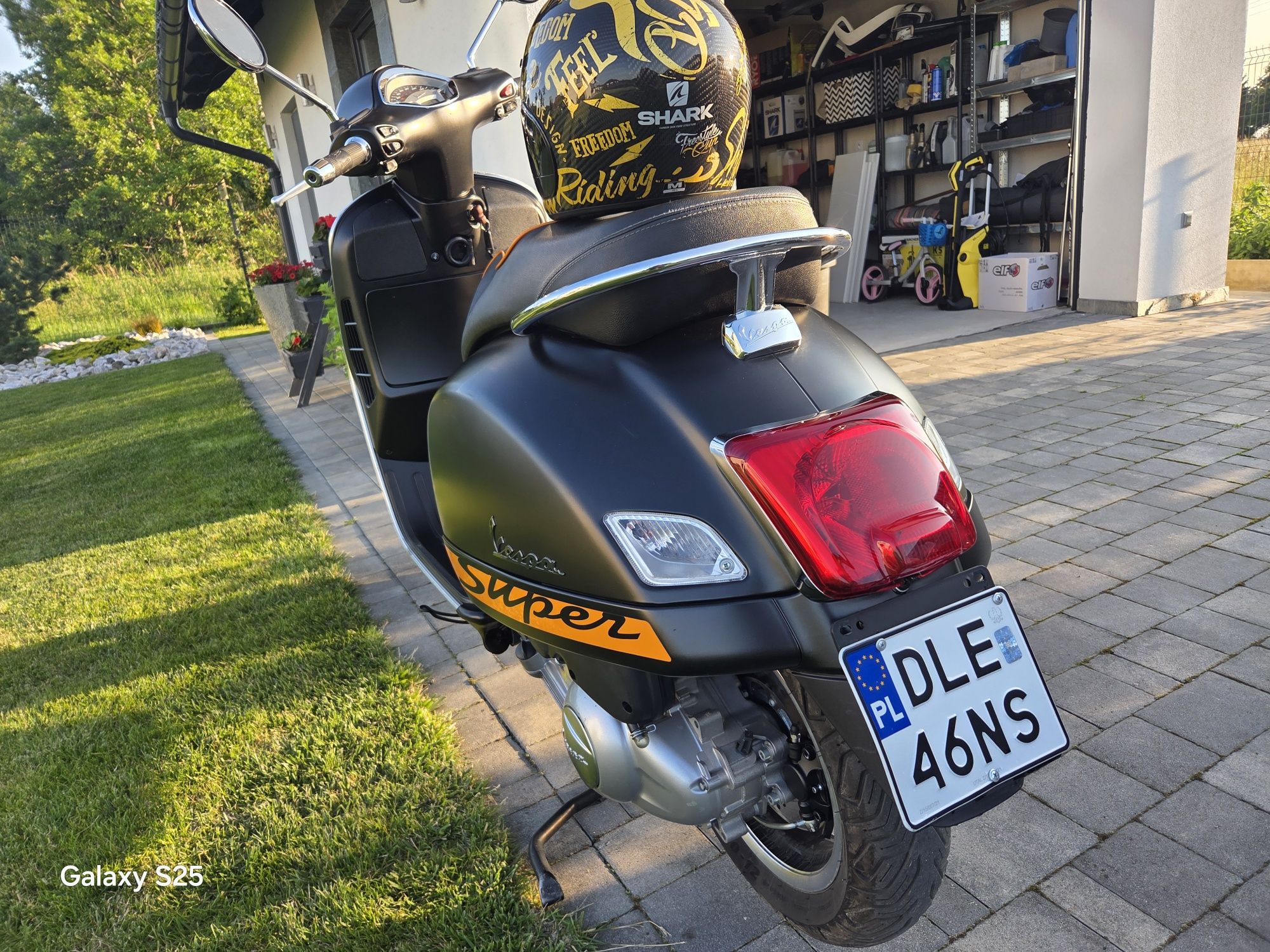 VESPA Super Sport GTS 300 Akrapovic