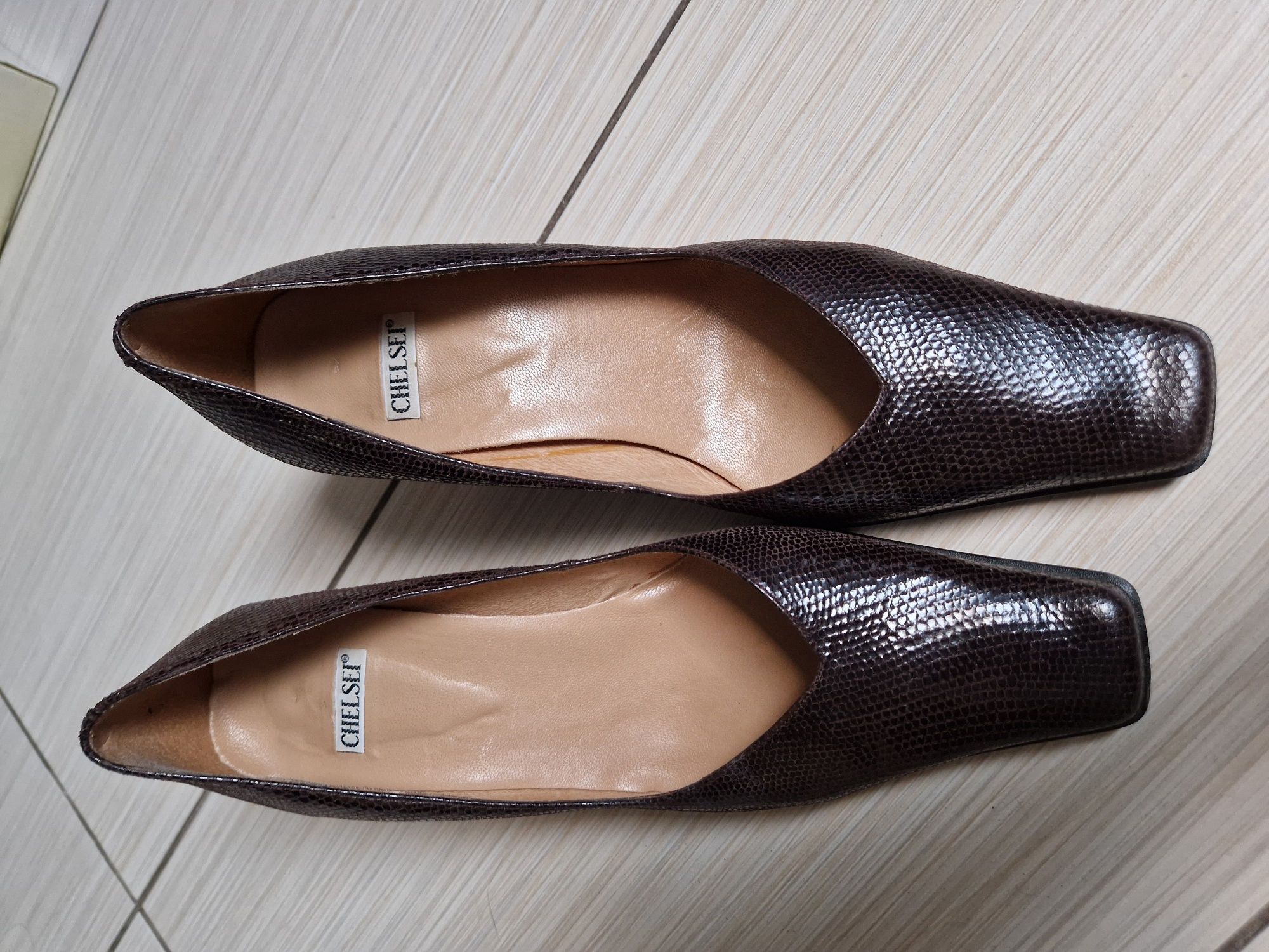 Buty czółenka brązowe