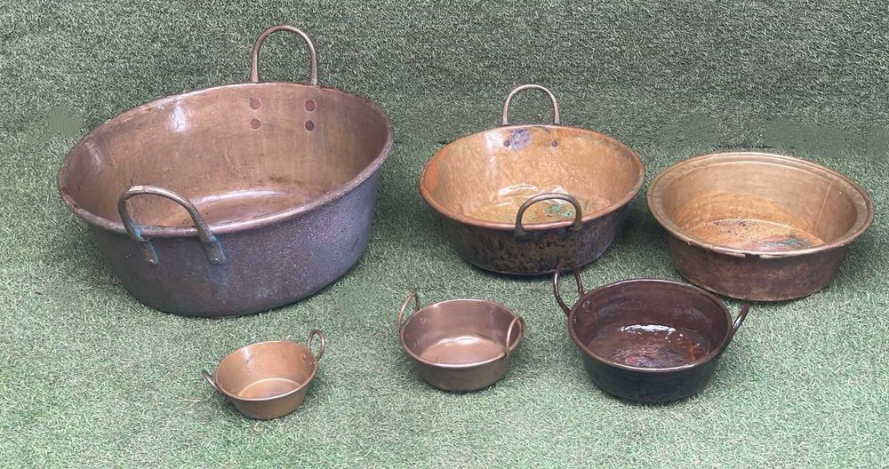 Tachos e alguidares antigos em cobre