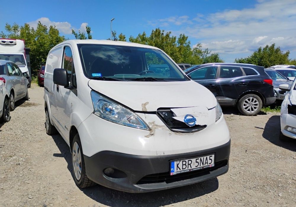 Nissan NV200 2017r, ELEKTRYK. AUTOMAT. Lekko uszkodzony przód. Jeździ.