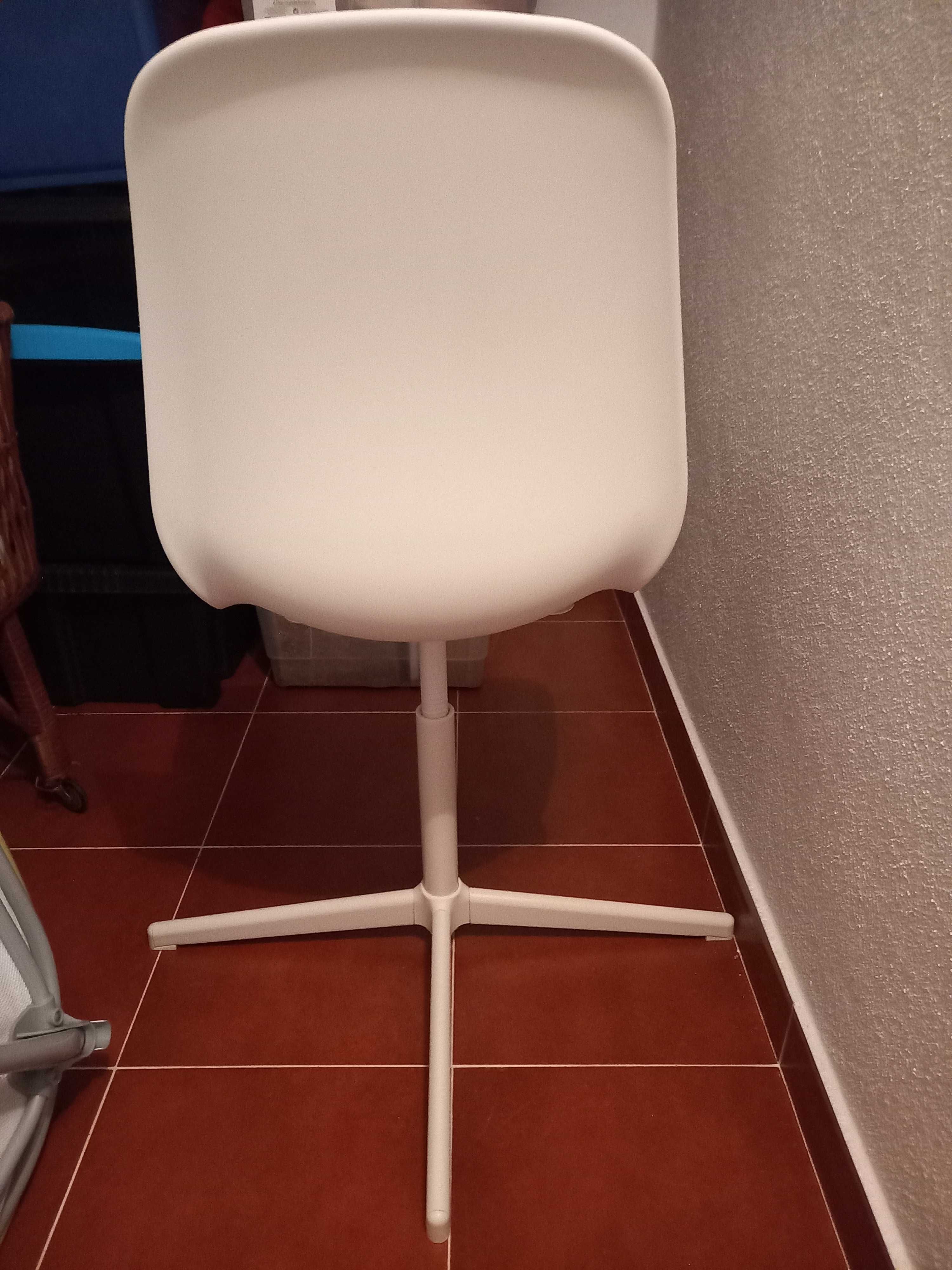 Cadeira giratória branca IKEA p/ secretária (modelo descontinuado)