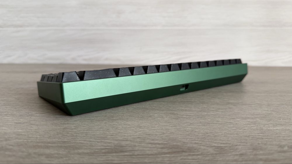 Qwertykeys Neo 65 кастомна механічна клавіатура три режими карбон мідь