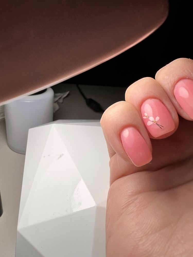 robienie paznokci/pedicure
