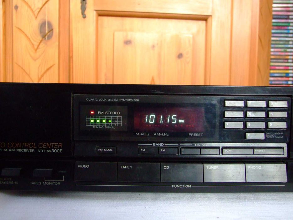 Sony STR-AV300E .