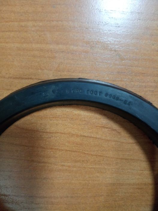 Сальники армированные 114х145х15, 130х160х14/16, манжет 150х180х15 мм.