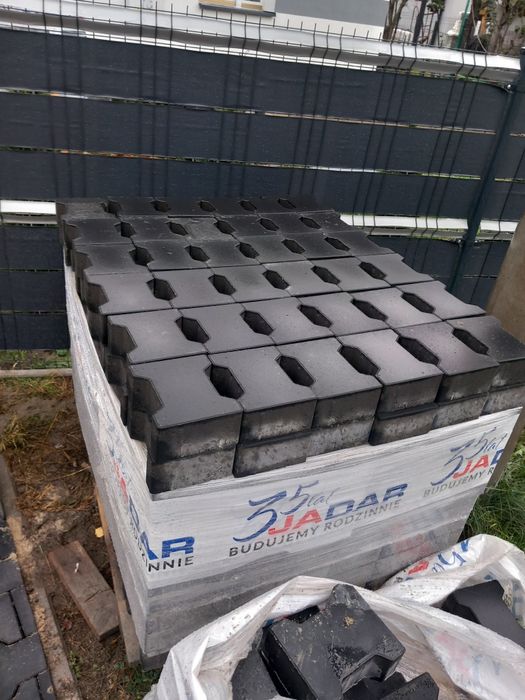 Sprzedam kostkę grafit bechaton 8cm grubosci