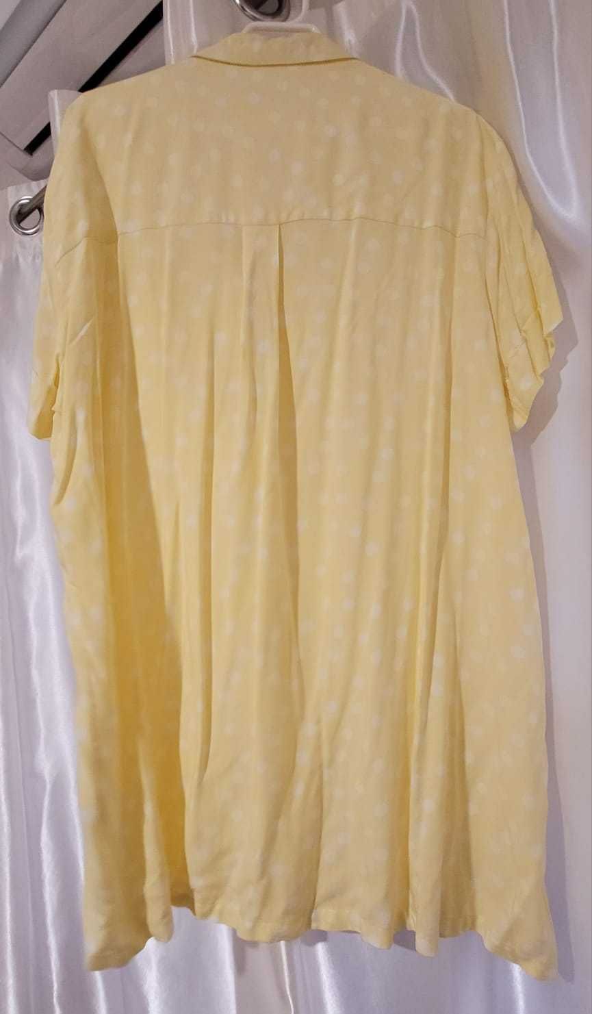 vestido camiseiro com bolinhas