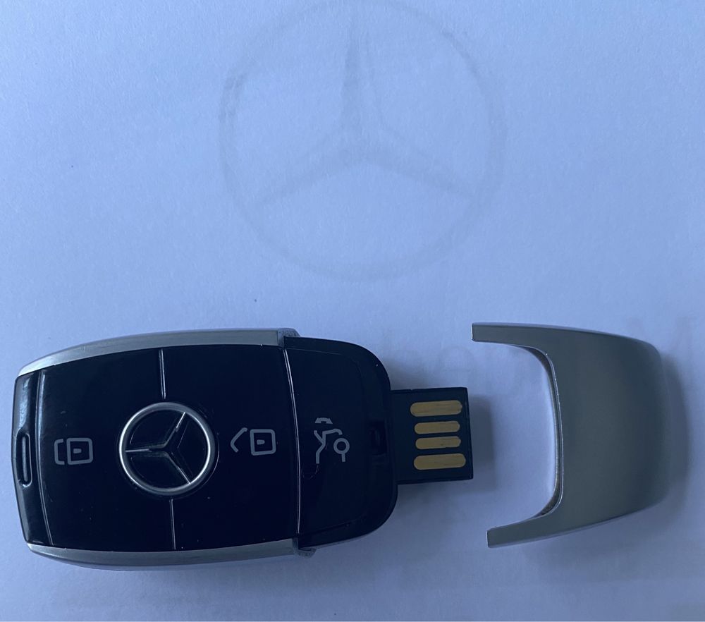 Mercedes || USB Drive 30GB || colecionadores