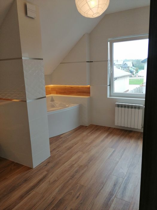 Glazurnik. Układanie płytek F.U UKŁADAMY PŁYTKI