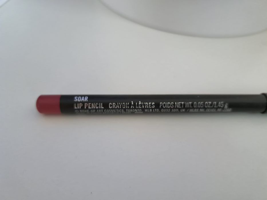 Konturówka kredka lip pencil Mac Soar