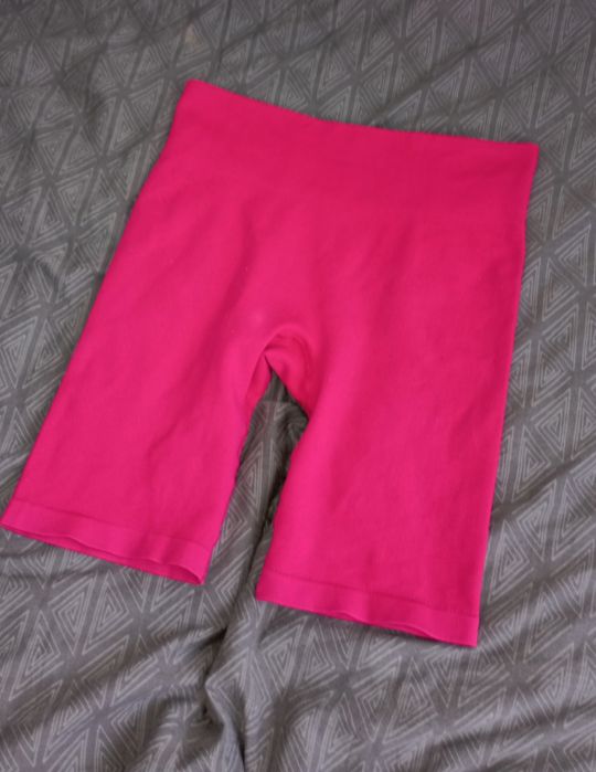 Różowe szorty spodenki