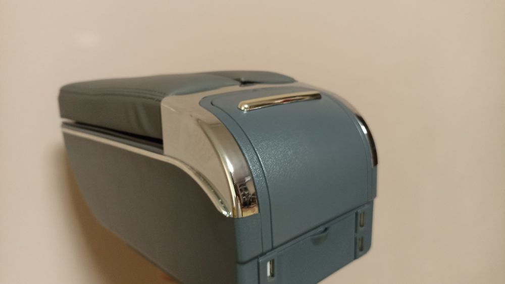 Подлокотник Audi