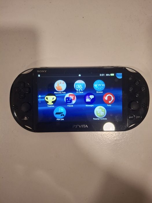 Conjunto PS Vita, 3 jogos, 2 malas para a consola e carregador