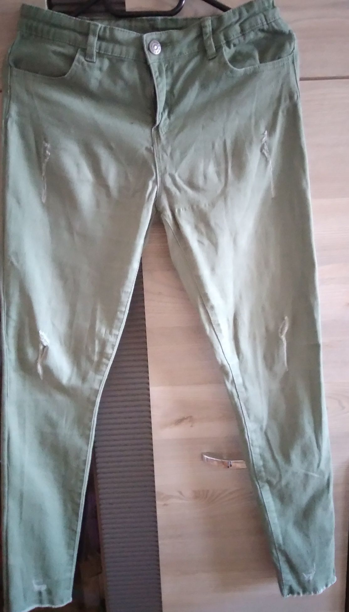 Spodnie oliwkowe  164