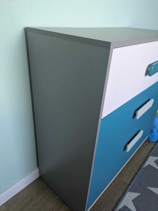 Szafa i komoda do pokoju dzieciecego