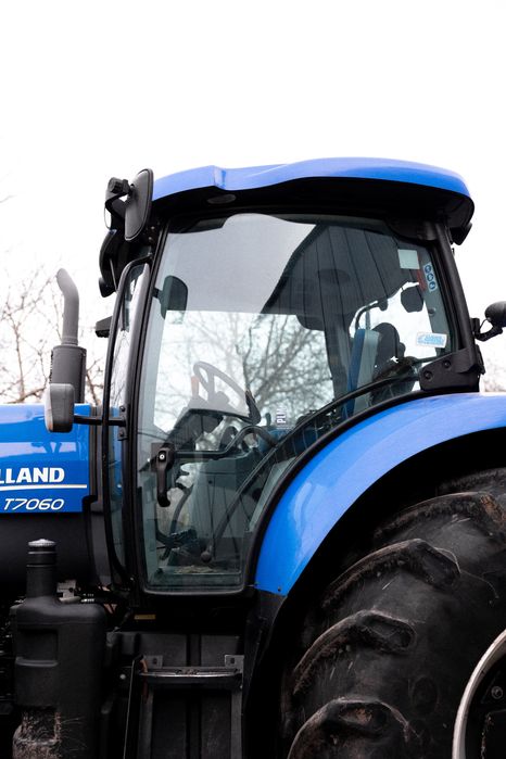 Трактор New Holland t7060
