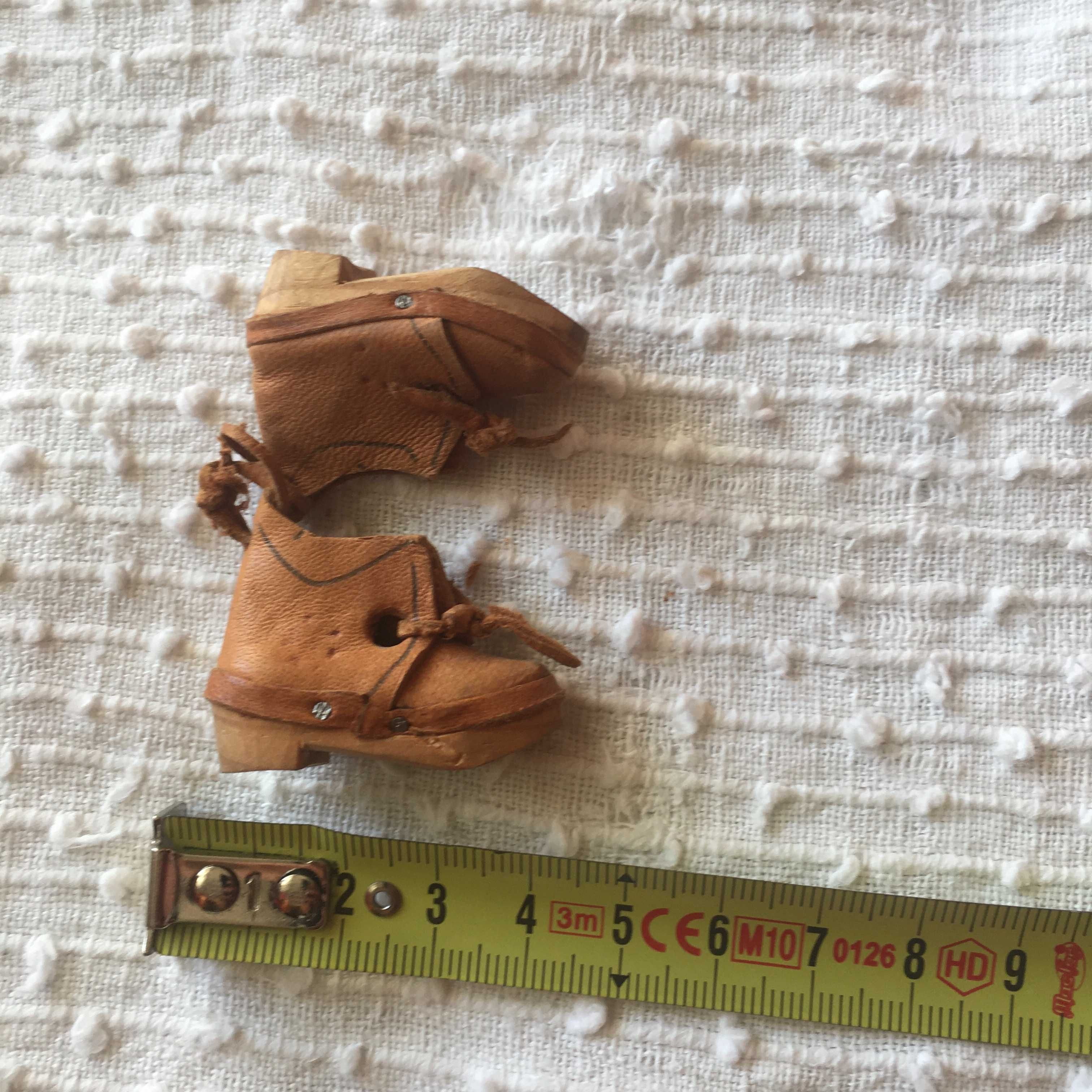 Miniaturas da casa de bonecas,sapatos e botins,batido e pilha