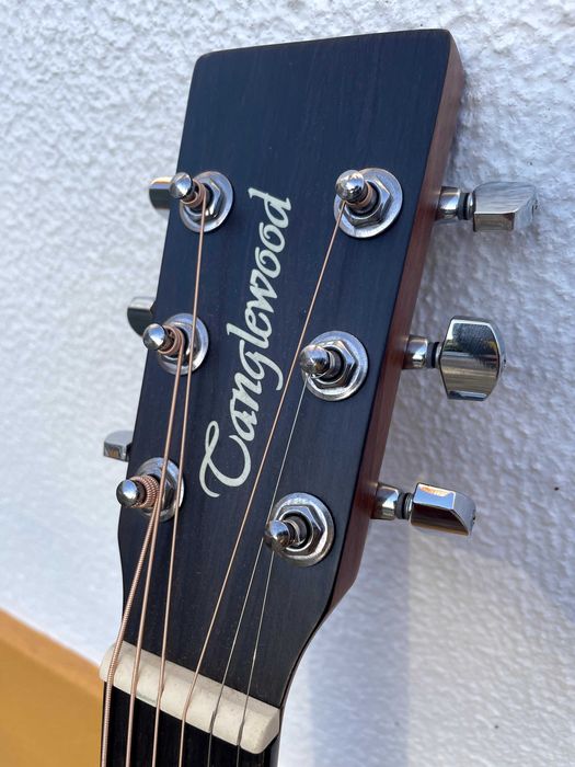 Guitarra Tanglewood Eletroacústica + Amplificador Fender