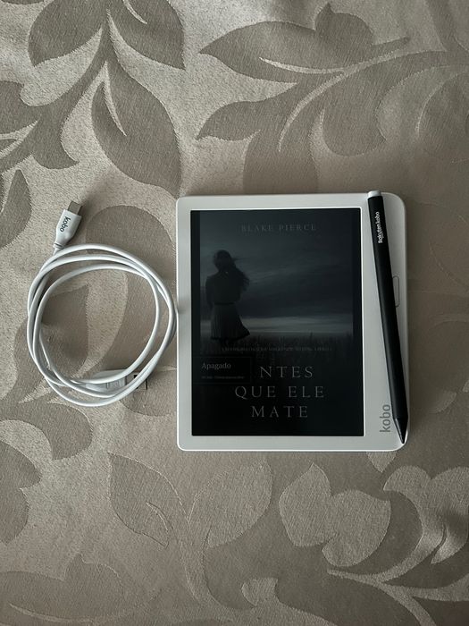 Kobo Libra Colour com caneta