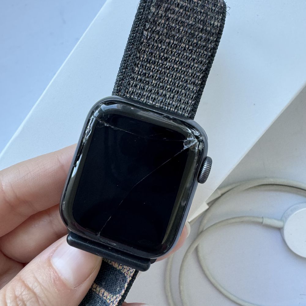 Apple Watch 4 (40mm)