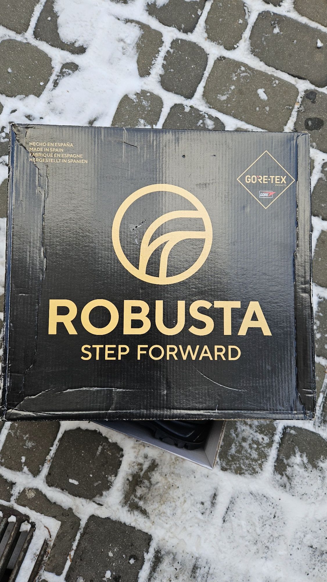 Buty trekkingowe Robusta r 41  nowe