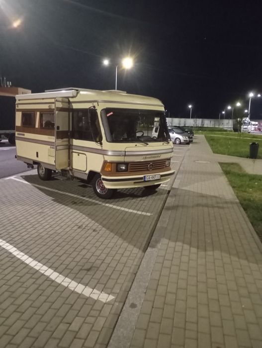 Wynajem Retro Mercedes kamper