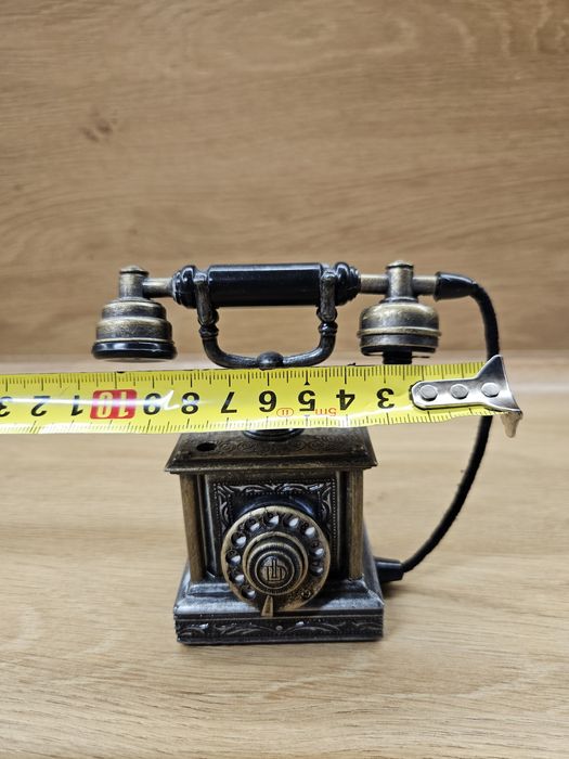 Figurka Zapalniczka gazowa w stylu retro – telefon antyczny (nie dział