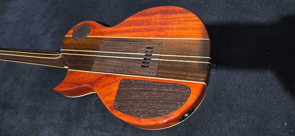 Gitara lutnicza typu Les Paul neck-thru