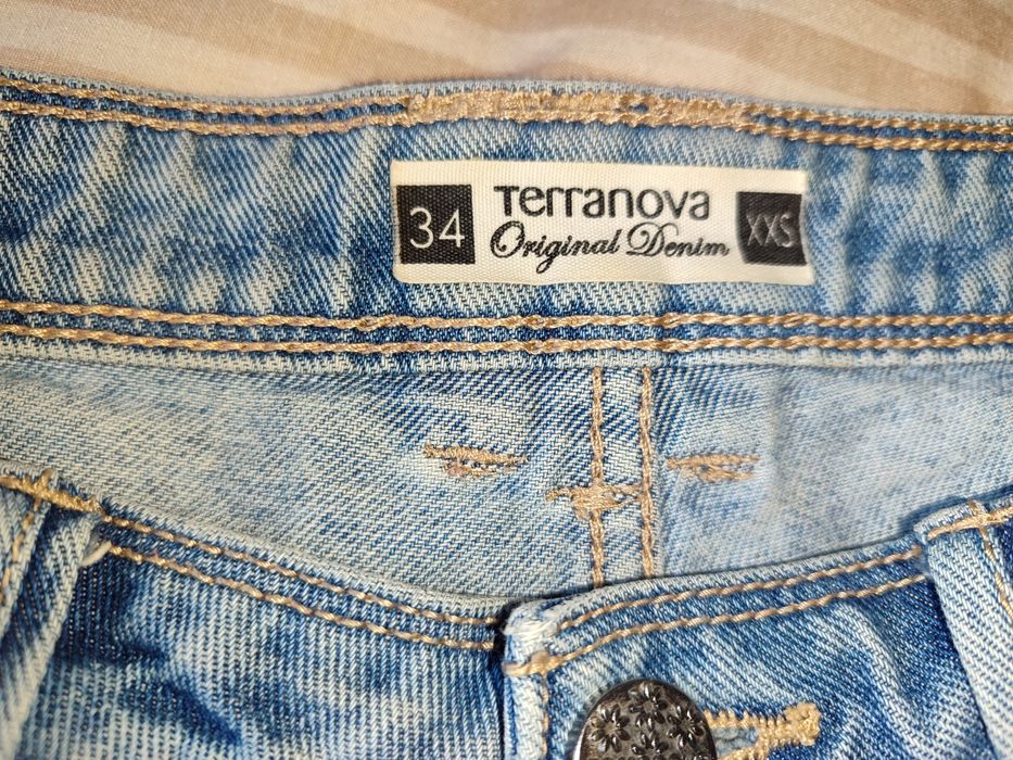 Джинсові шорти 34 розмір