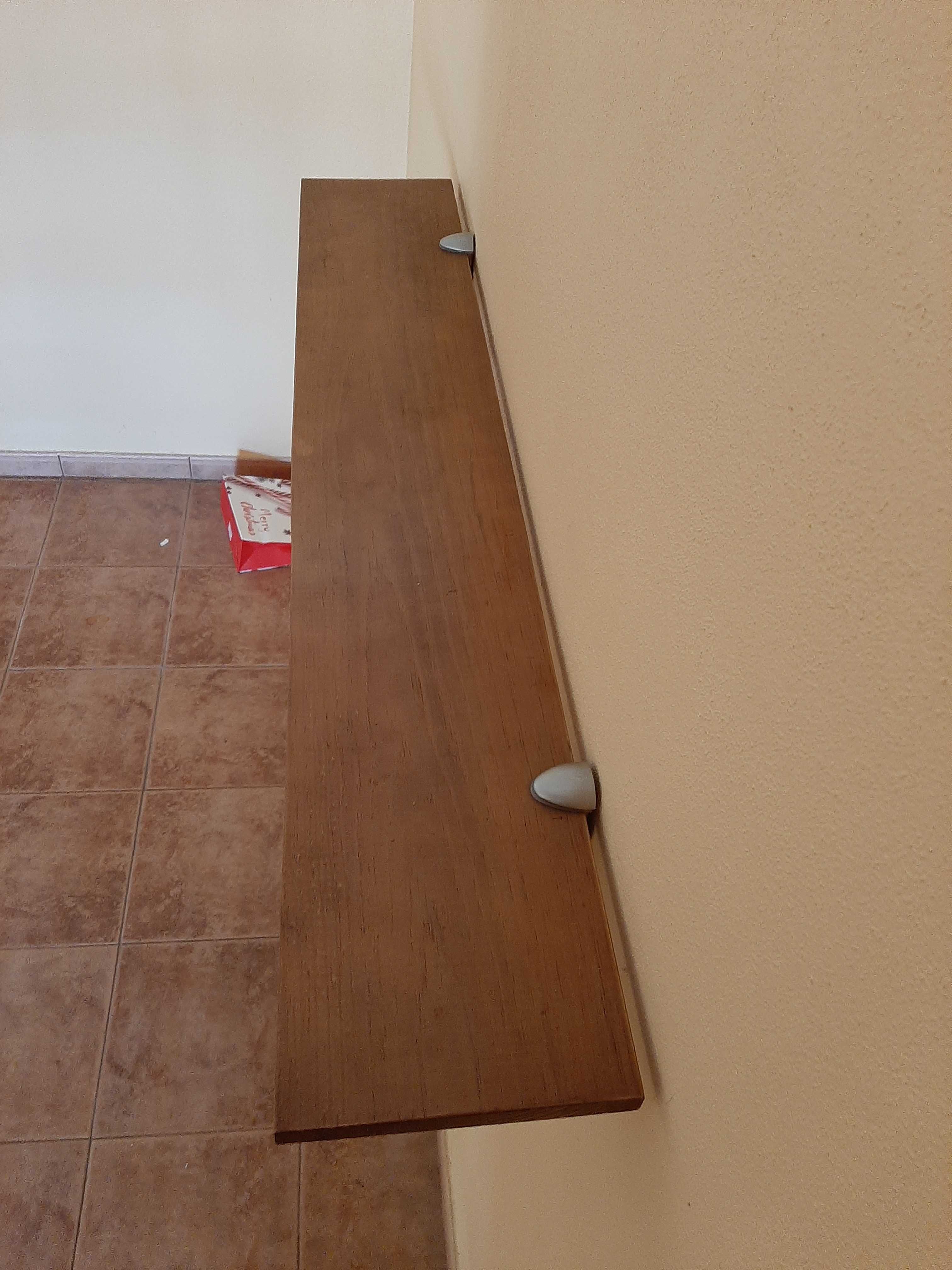 conjunto de 2 prateleiras com apoios