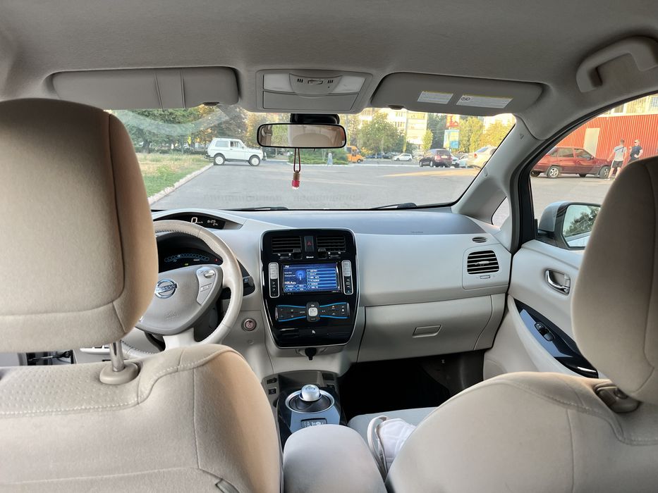 Nissan Leaf Ніссан ліф