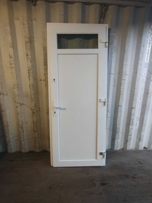 Plastikowe drzwi zewnętrzne