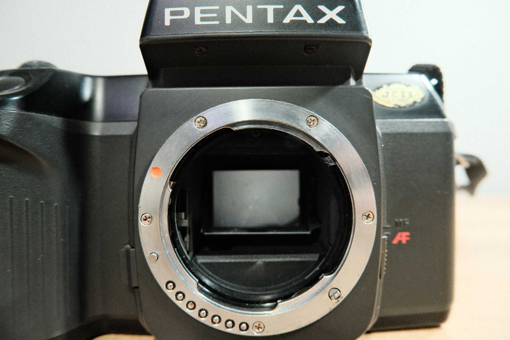 Pentax SF7 z obiektywami Pentax-F Zoom 28-80mm i SMC Pentax-F 35-80mm