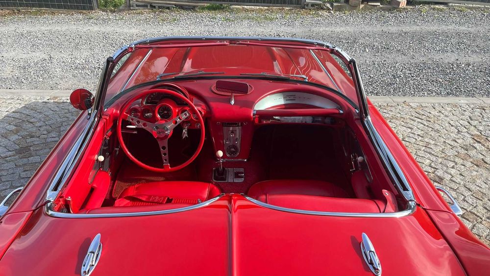 Corvette C1 Cabrio z 1961 do ślubu - wynajem Kraków i okolice