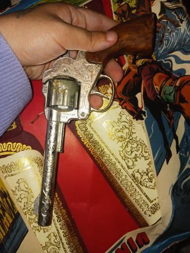 Brinquedo só tem uma arma